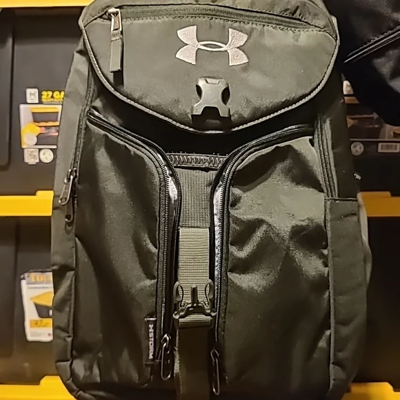 Under Armour Green Sling Bag - Picture 10 of 12